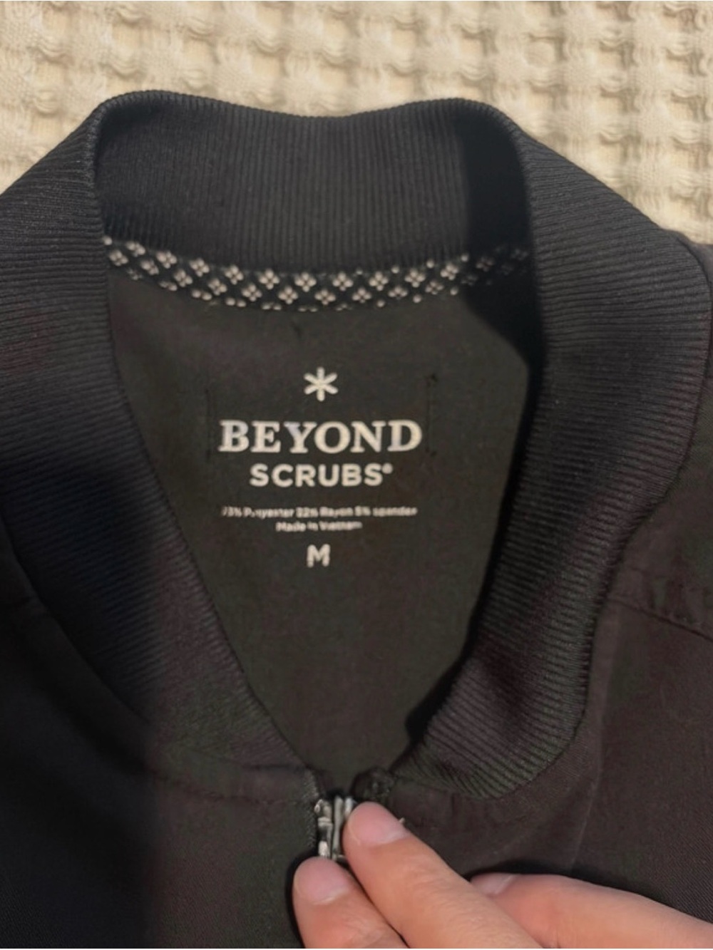 Women’s Black Scrub Jacket - Picture 4 of 5